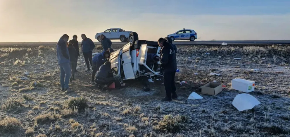 Un trelewense volcó su vehículo cuando salía de Comodoro 