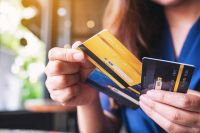 Suben intereses: pagar el mínimo en la tarjeta de crédito sale más caro 