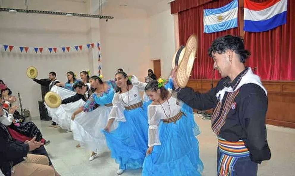 Residentes paraguayos celebran el Día de la Madre y la independencia del Paraguay
