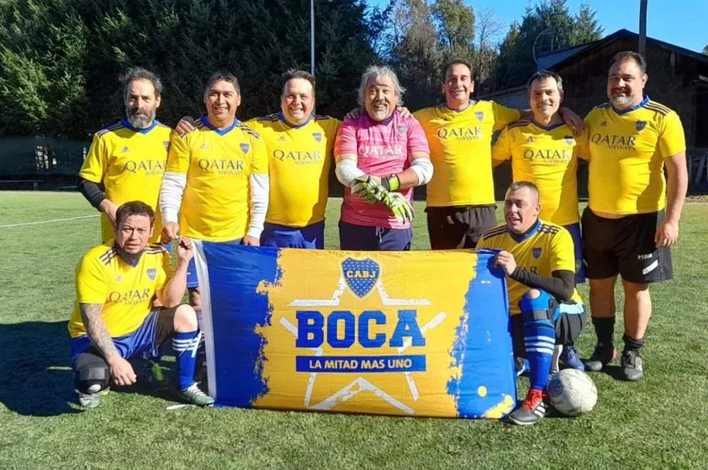 Futbol: En veteranos a falta de una fecha, Muelle Azul y  Apen Hue lideran