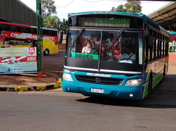 Los servicios especiales de transporte público funcionan con normalidad en Iguazú