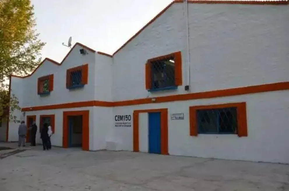Volvieron las bromas que no dan risa: dos escuelas fueron evacuadas por amenazas de bomba