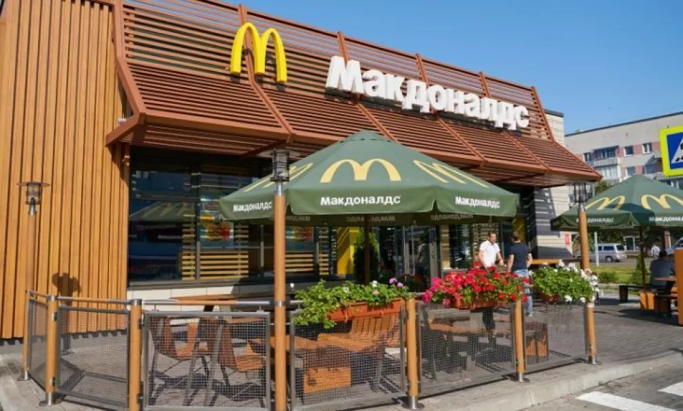 McDonald's y Renault decidieron vender sus activos en Rusia