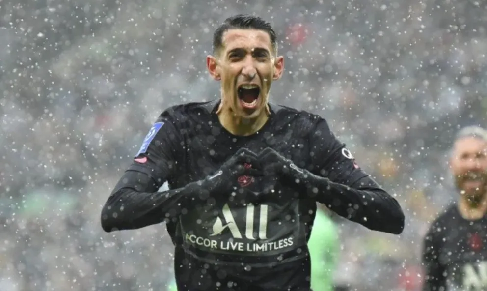 Mientras Di María define su futuro, los hinchas del PSG preparan una gran despedida
