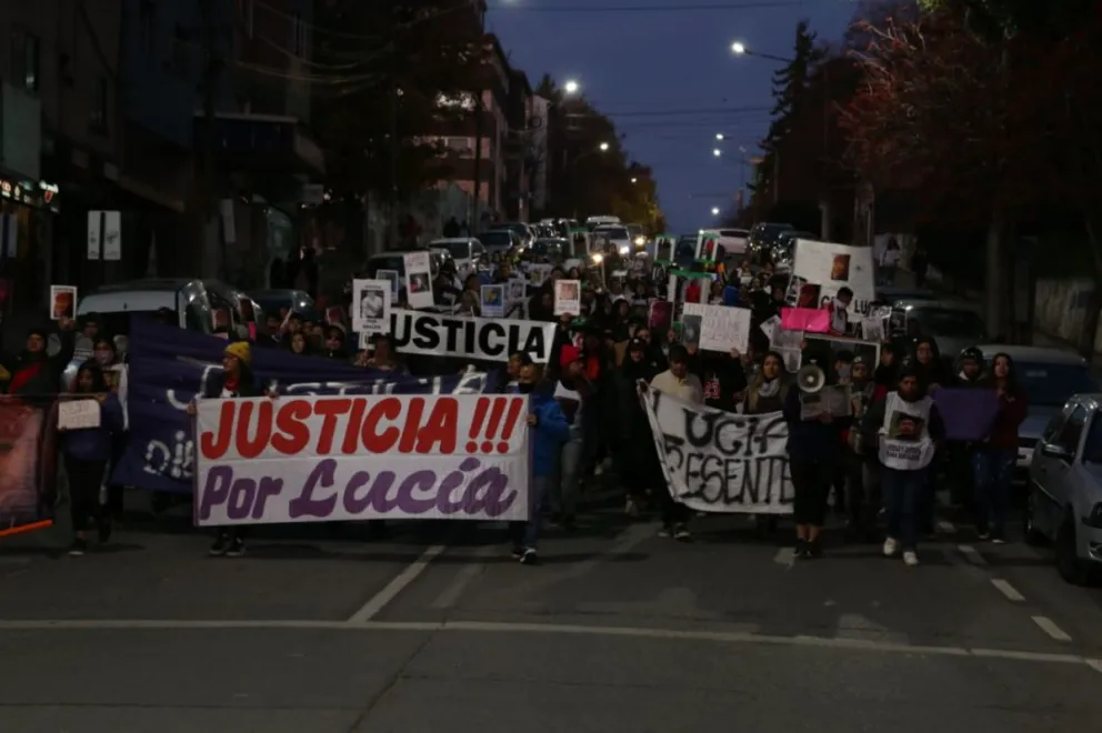 Madres y padres que perdieron a sus hijos marcharon por las calles de Bariloche exigiendo Justicia