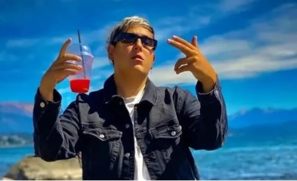 ¡Increíble! Un influencer argentino sacó cuatro pasajes a Qatar por 150 pesos