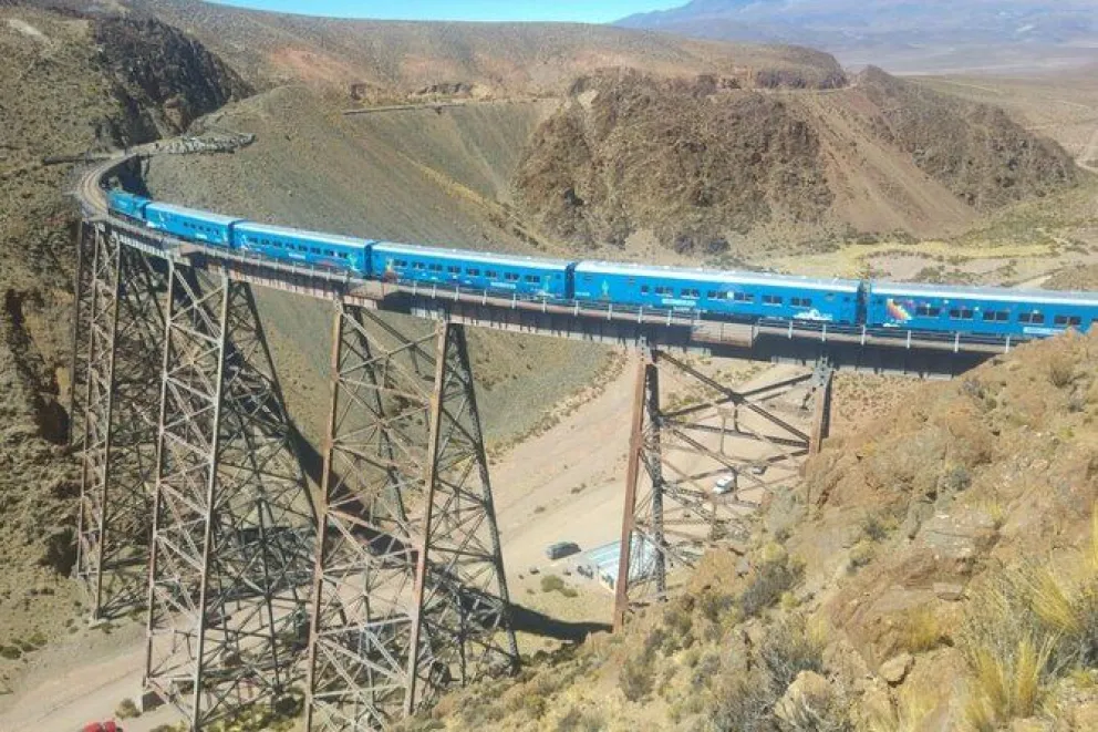 Foto: Tren a las nubes. Fuente: Twitter