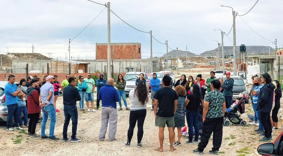Vecinos del barrio Morejón celebran que finalmente contarán con la obra de gas