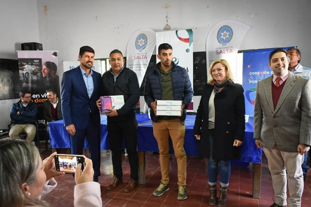 Llegó a centros vecinales y barrios salteños el programa de conectividad gratuita